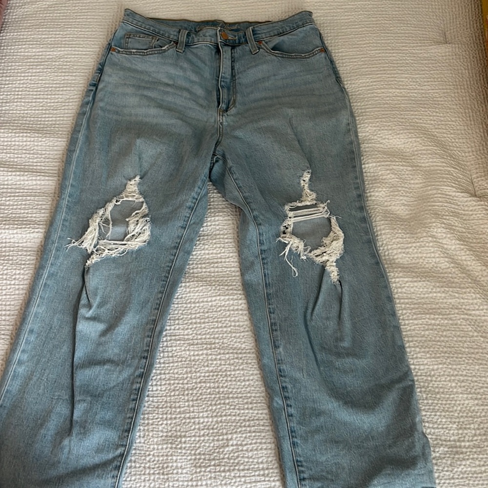 Barely worn Universal Thread Vintage Straight Jeans